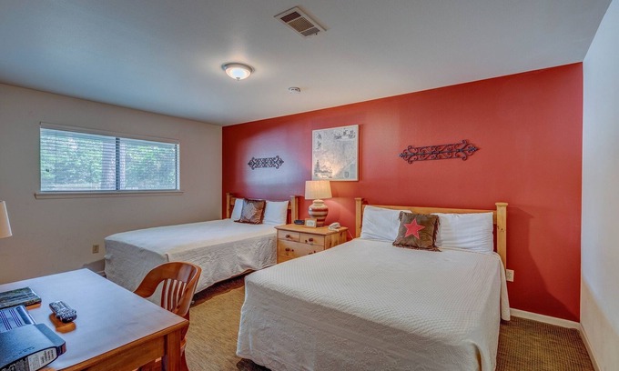 Crown Colony Villa | Country Club Access /with discount Golf when you stay.