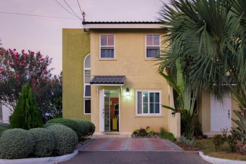 Portmore House | Country Club Comfort
