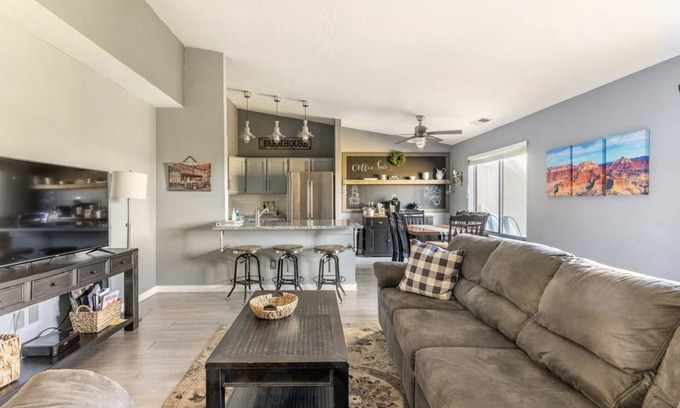 Walnut Meadows Condo | Country Club Condo - King Bed - Coffee Bar - Fireplace