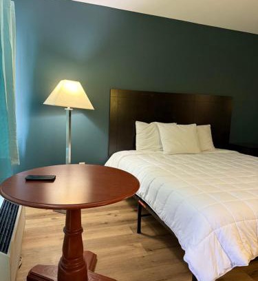 Fostoria Hotel | Country Club Inn & Suites