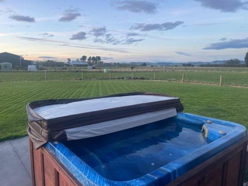 Winton Apartment | Country Comfort, Eggs On Tap!
