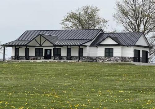 Fairview Highland County Apartment | Country Cornerstone Retreat Upstairs Apartment with Hot Tub, Jetted Tub, Sauna, Massage Chair, BBQ