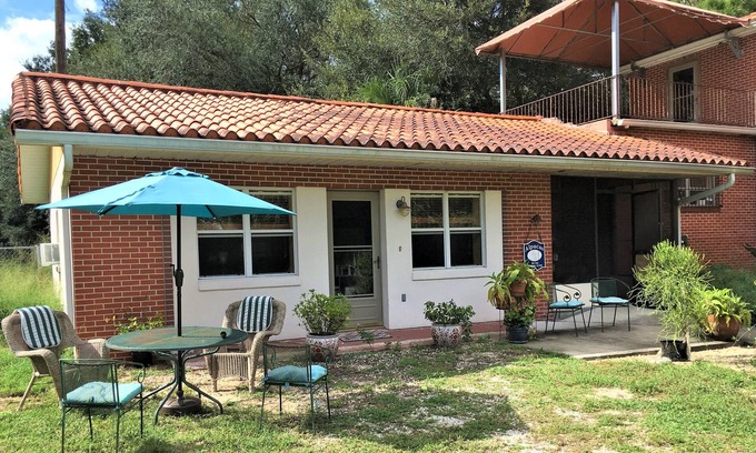 Lake Wales Cottage | Country Cottage at Starr Lake - Sleeps 4