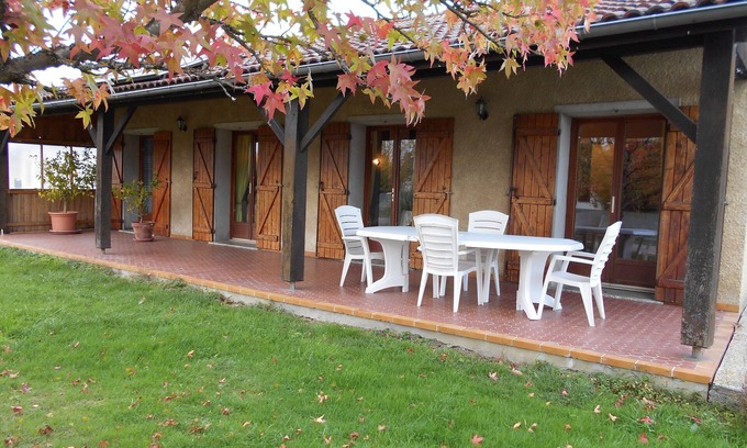 Landorthe House | Country cottage at the foot of the Pyrenees with swimming pool