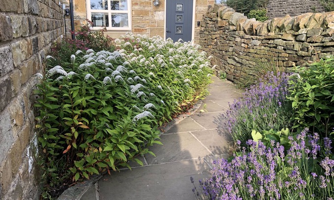 Hepworth House | Country cottage close to both Holmfirth & Peak District with stunning views.