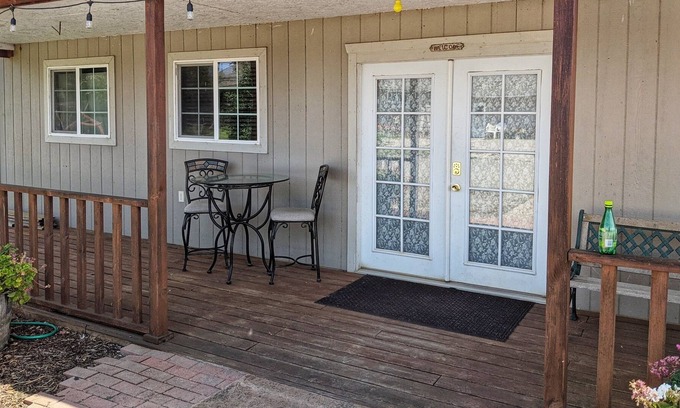 Glenn County Cottage | Country Cottage - Close to Interstate 5 - Thunderhill