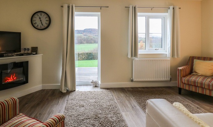 Llanfihangel Tal-y-llyn House | COUNTRY COTTAGE, family friendly, character holiday cottage in Brecon