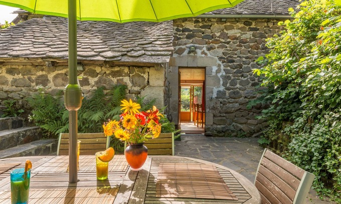 Jou-sous-Monjou Cottage | Country Cottage/Gite - Jou sous Monjou