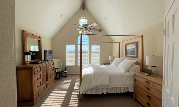 Terrell Cottage | Country Cottage Getaway, Close to Wedding Venues