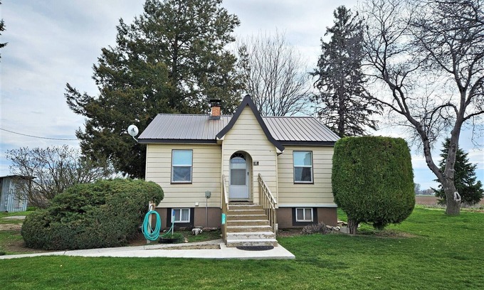 Weiser Cottage | Country Cottage just minutes from downtown Weiser. Pet friendly!