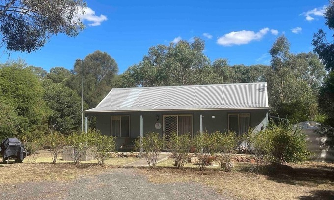 Majorca Cottage | Country cottage, peaceful farm stay