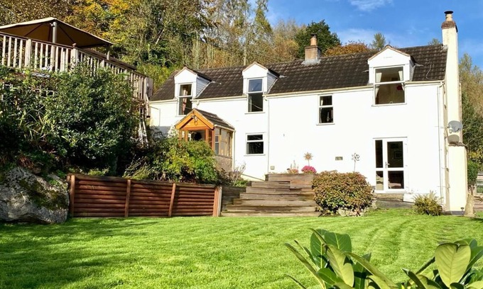 Redbrook Cottage | Country Cottage With Truly Amazing Views Over The River Wye valley. Pet friendly