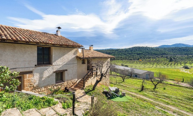 Penarroya de Tastavins House | Country House 'La Sala' with Mountain View, Shared Pool and Wi-Fi
