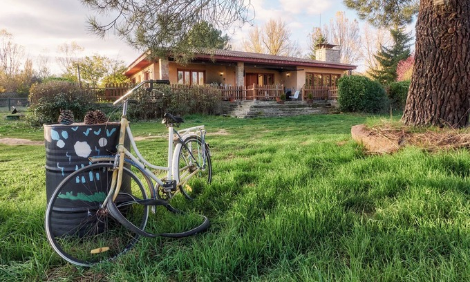 San Andres del Rabanedo Villa | Country House 'Arroyo Del Valle' with Terrace and Private Garden