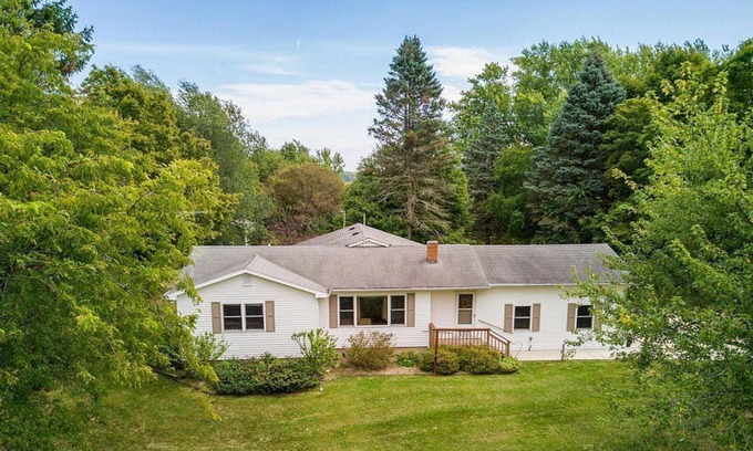 Buchanan House | Country escape on 47+ acres of incredible land