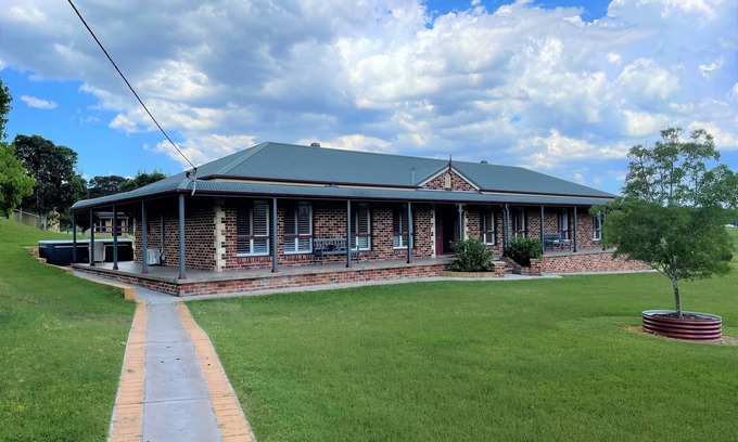 Millfield House | Country Escape with Hunter Valley Wine/Dine within minutes, PLUS a Spa!