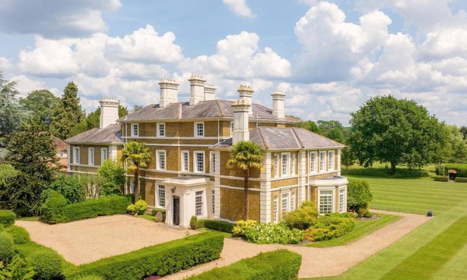 George Green House | Country Estate Property Near Windsor Castle-Former Home of Geri Halliwell