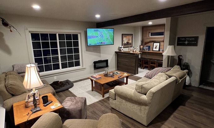 Jamieson Other | Country Farmhouse in beautiful Vale, Oregon. Perfect for your adventure trip.