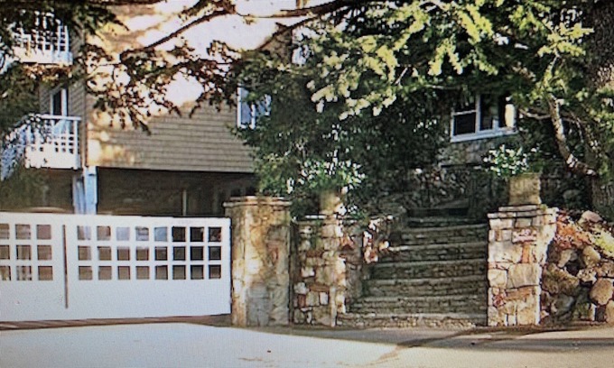 San Anselmo House | Country French Tree House with Incredible Views/ 20minutes to San Francisco!