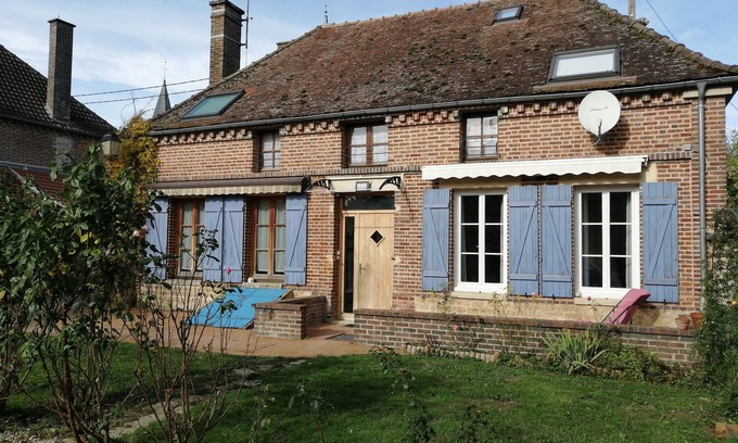 Bouilly House | Country gîte for 10 to 12 people