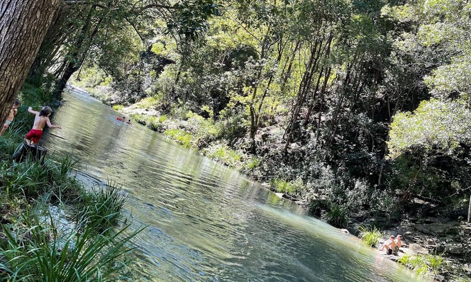 Crystal Creek Cottage | Country Getaway at Crystal Creek - Sleeps 9
