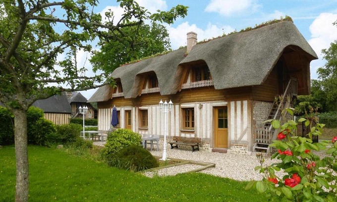 Saint-Martin-aux-Buneaux House | Country House in Normandy near Étretat
