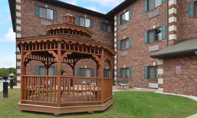 Edwardsville Hotel | Country Hearth Inn & Suites Edwardsville St. Louis