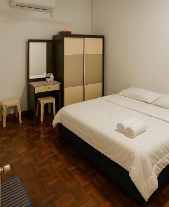 Kampung Minintod Apartment | Country heights Homestay