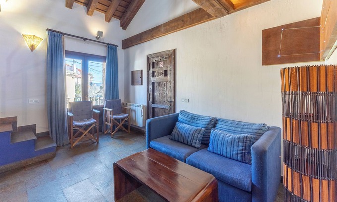 Braojos House | Country House 'Alojamiento Pegasus' with Mountain View, Balcony and Wi-Fi
