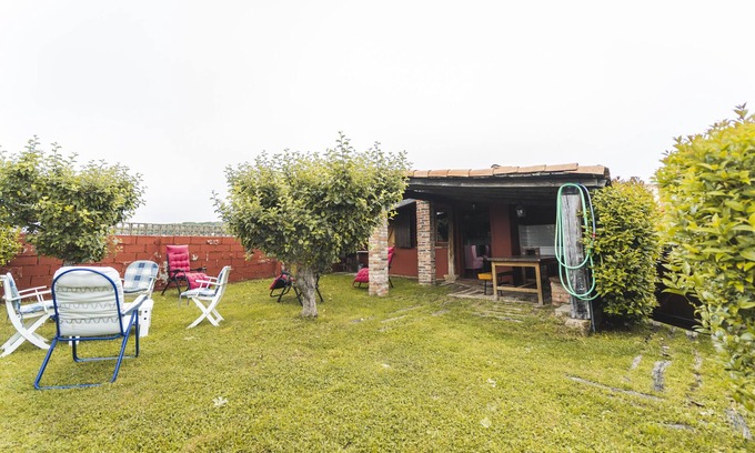 Castrejon de la Pena House | Country House 'El Gallinero' with Mountain View and Private Garden