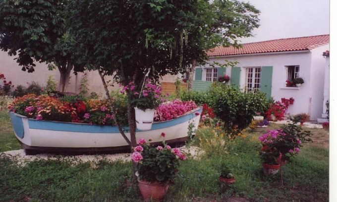 Les Portes-en-Re Cottage | country holiday home - Les Portes en ré