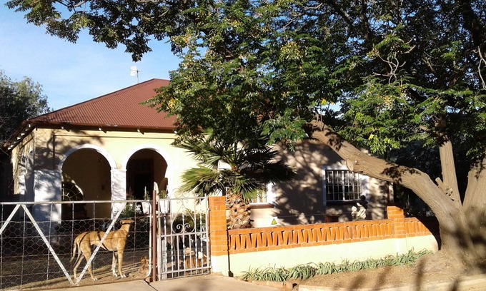 Philippolis House | Country Home Accommodation Sunset Place in Philippolis