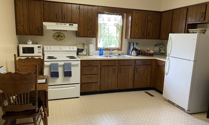 West Salem House | Country Home and Retreat Sleeps 14
