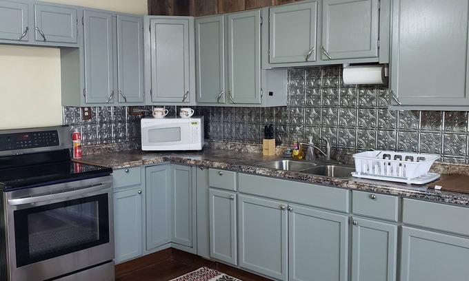 Glen Rose House | COUNTRY HOME AWAY FROM HOME