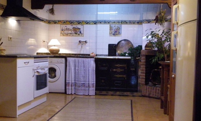 Quintana-Maria House | Country Home 'El Horno I' with Mountain View, Shared Terrace and Wi-Fi