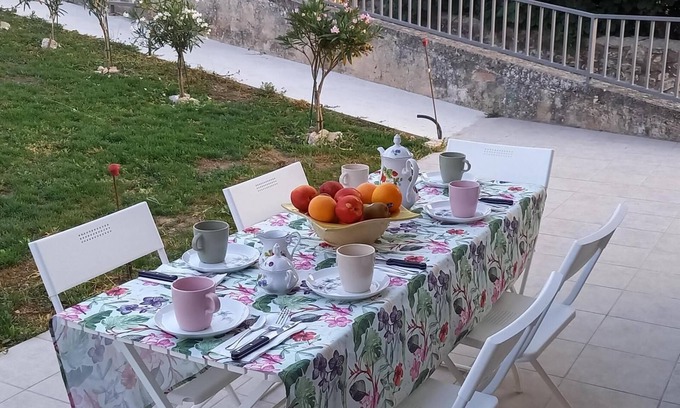 Galdeano House | Country Home 'El Rincón De Lokiz' with Mountain View, Private Terrace and Wi-Fi