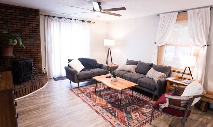 Powell House | Country home, full kitchen, firepit, 11 mi to UTK.