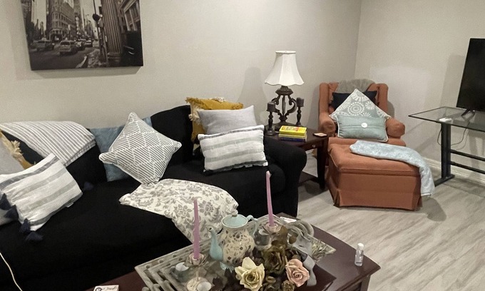 Pasadena Apartment | Country Home Hideaway
