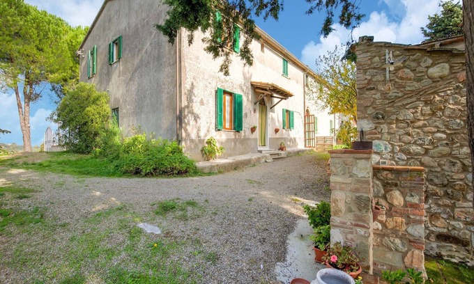 Chianni House | Country Home in Chianni with Garden & Patio