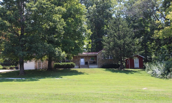 Mammoth Cave House | Country home minutes from Nolin Lake, Blue Holler and Mammoth Cave!