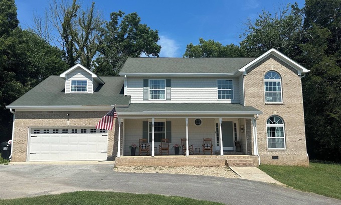 Ooltewah Other | Country Home near Chattanooga, Harrison Bay, Howe Farms, and Gray Dove venues!