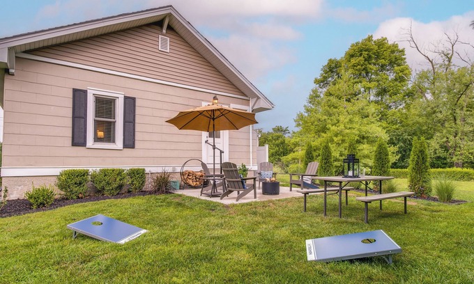 Janesville House | Country Home Near EIU & Lake Charleston!