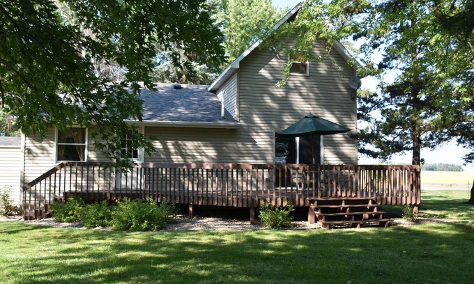 Jackson House | Country home near Loon Lake Golf Course, Jackson County Parks and Spirit Lake,IA