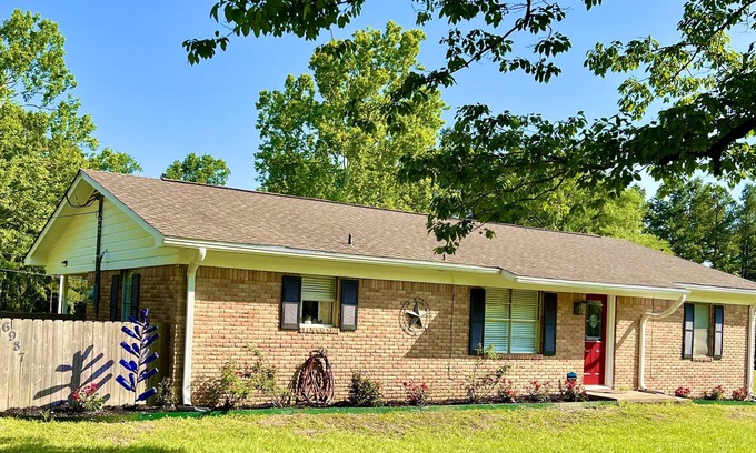 Nacogdoches House | Country Home on Montes Hill in Nacogdoches