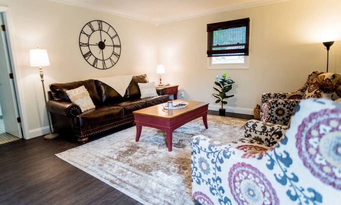 Powell House | Country home, soaker tub, firepit, 11mi to UTK