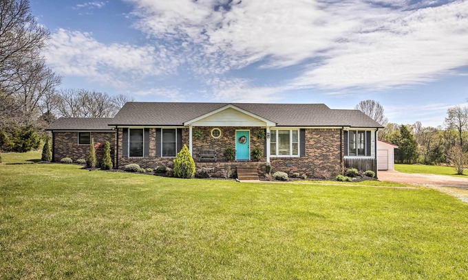Watertown House | Country Home w/Fire Pit: 40 Mi to Nashville!