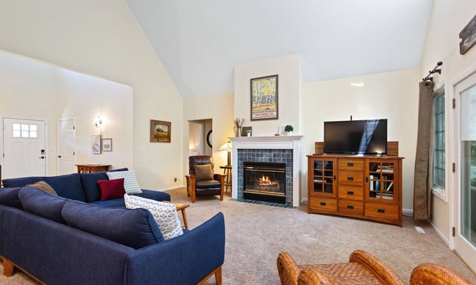 Baroda House | Country Home, Walk to Multiple Wineries
