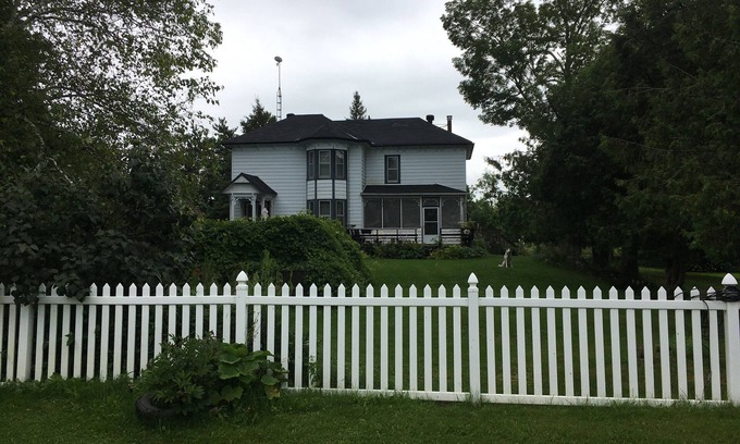 Rideau Lakes House | country home with pool located in the heart of Rideau Lakes