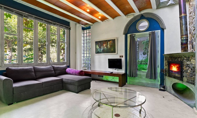 Meruja House | Country House 'Zentralclub Proton' with Mountain View, Private Terrace and Wi-Fi