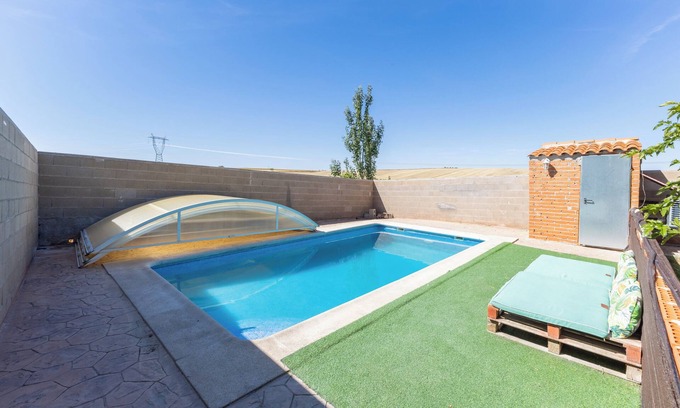 Fuentiduena de Tajo House | Country House 'Finca Los Nieto' with Private Pool, Wi-Fi and Air Conditioning